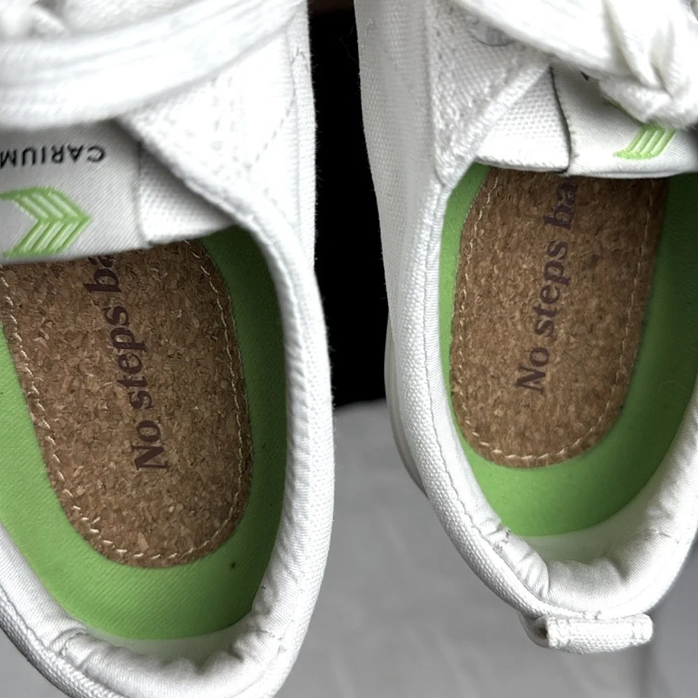 Cariuma x Crooked Sneakers Women 7.5 White Canvas No Steps Back Low Top